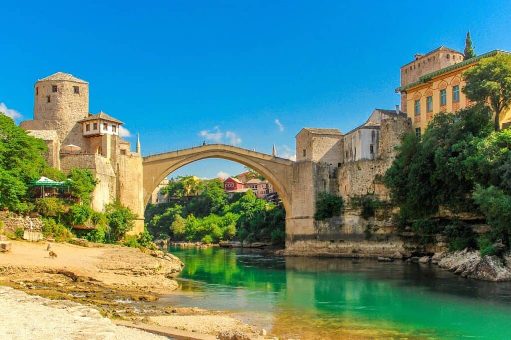 Stary Most in der Stadt Mostar