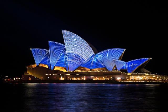 Die Oper von Sydney bei Nacht