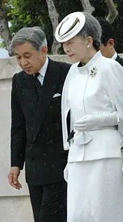 Kaiser Akihito mit Frau
