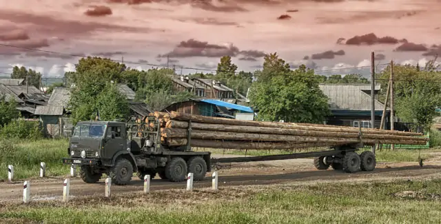 Holztransport in Sibirien