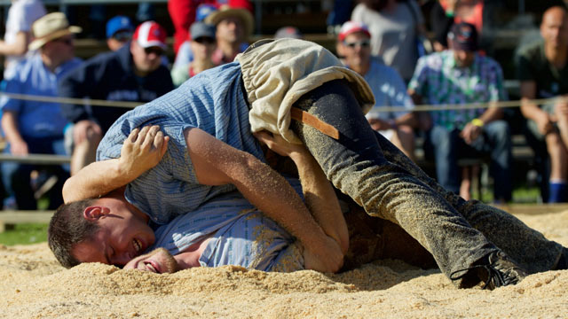 Schwingen, der beliebte Zweikampf der Schweizer