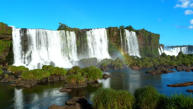 Die Iguazu Wasserfälle zwischen Argentinien, Paraguay und Brasilien