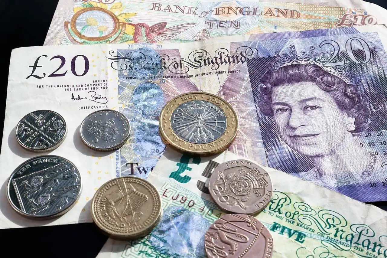 englische Pfund Sterling und Münzen